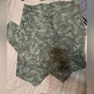 Lululemon Camo Nulu Joggers size 6